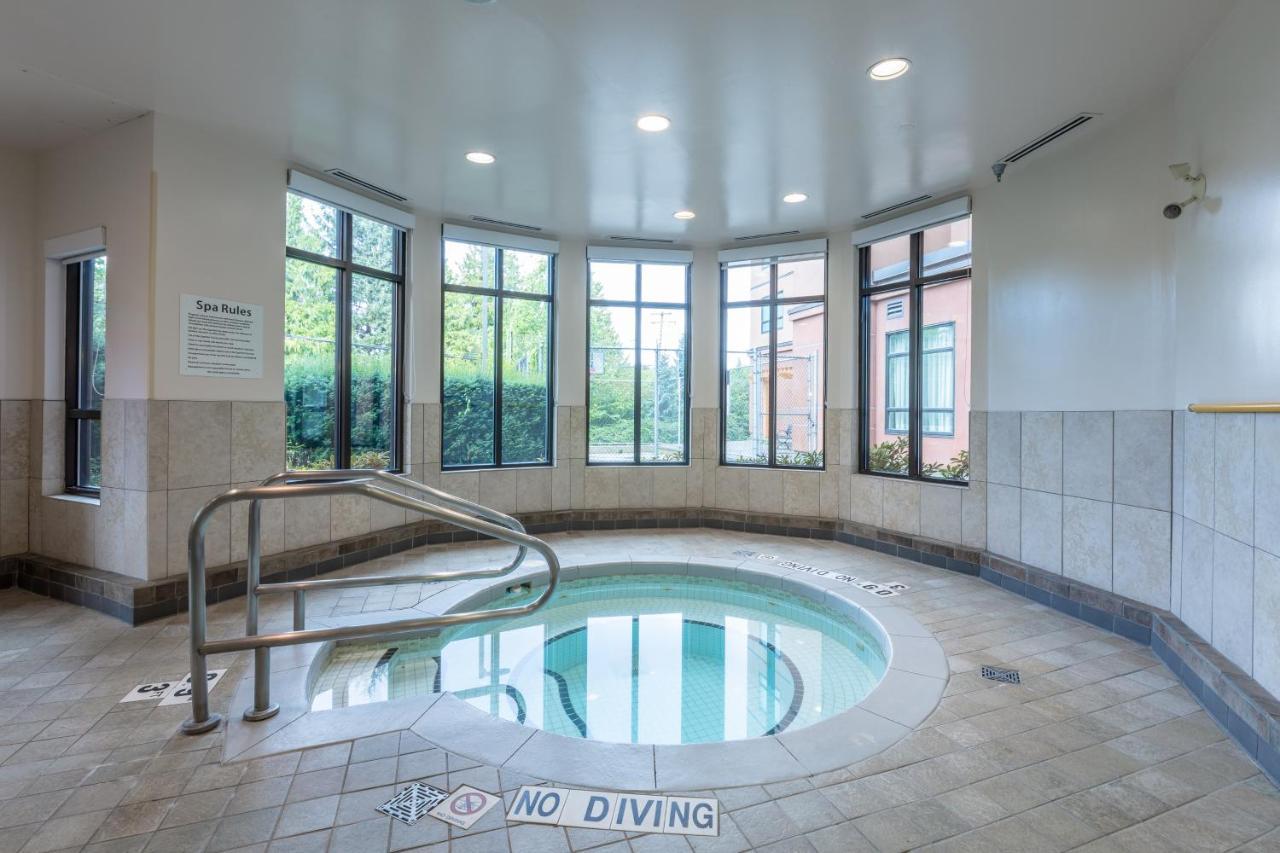 Holiday Inn Express & Suites Riverport Richmond By Ihg Ngoại thất bức ảnh